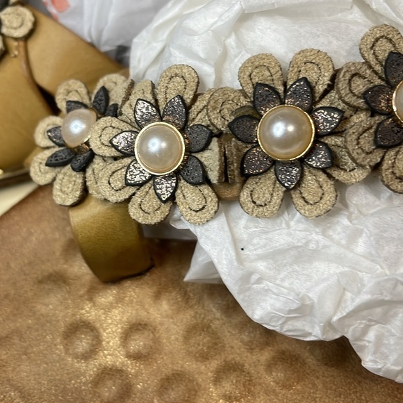 Patrizia by Spring Step Setrells Women’s Flat Sandals Size 38 (US 7.5-8)
Tan - Picture 6 of 13